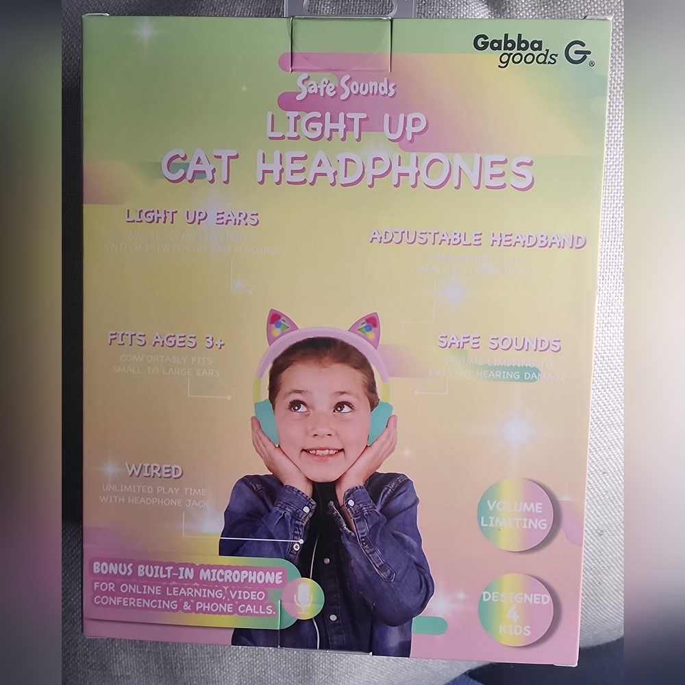 Gabba Goods Premium Kid's Safe Sound LED Light Up  Cat Over Ear Headphones - Picture 4 of 5